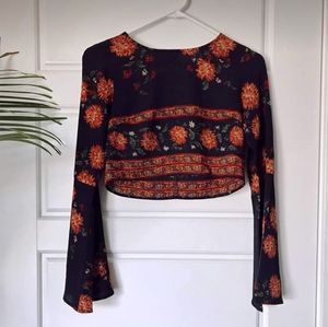 flare sleeve crop top